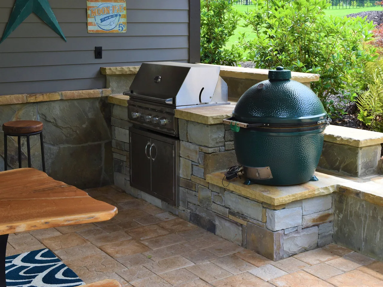 Outdoor Kitchens project detail 2 Outdoor Kitchens project detail 2 by Hearthstone Luxury Pools + Outdoors